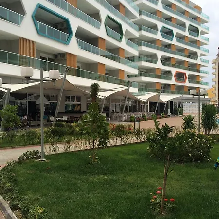 Emerald Park Apartment *